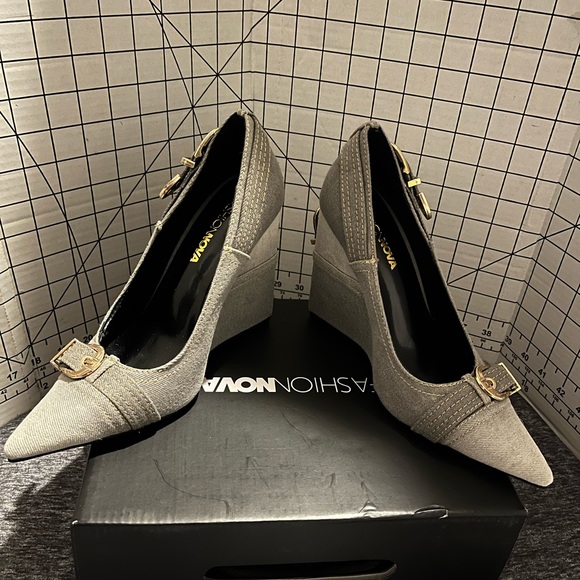 Wedge Heels - Picture 3 of 6